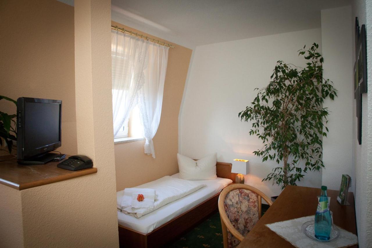 Отель Ratskeller Thum Экстерьер фото